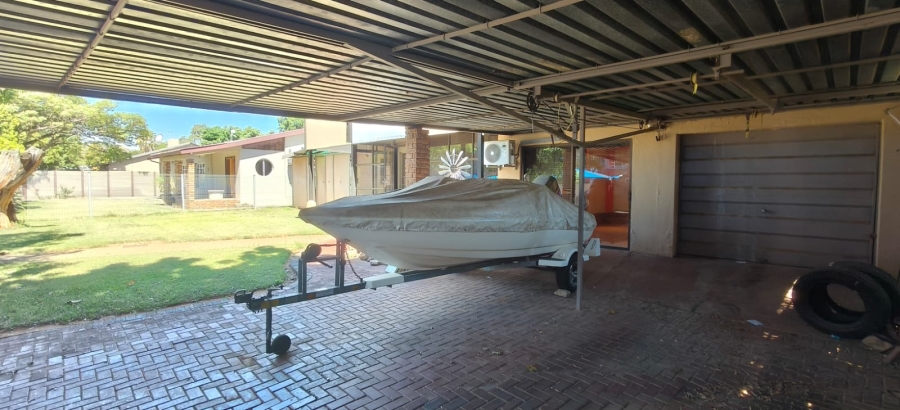 3 Bedroom Property for Sale in Protea Park North West